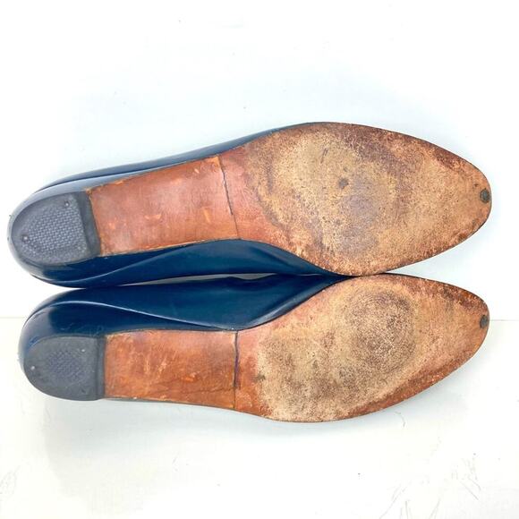 FERRAGAMO Vintage Navy Blue Leather Shoes Heels Brass Bows - Size 8.5 AAAA - Picture 9 of 10